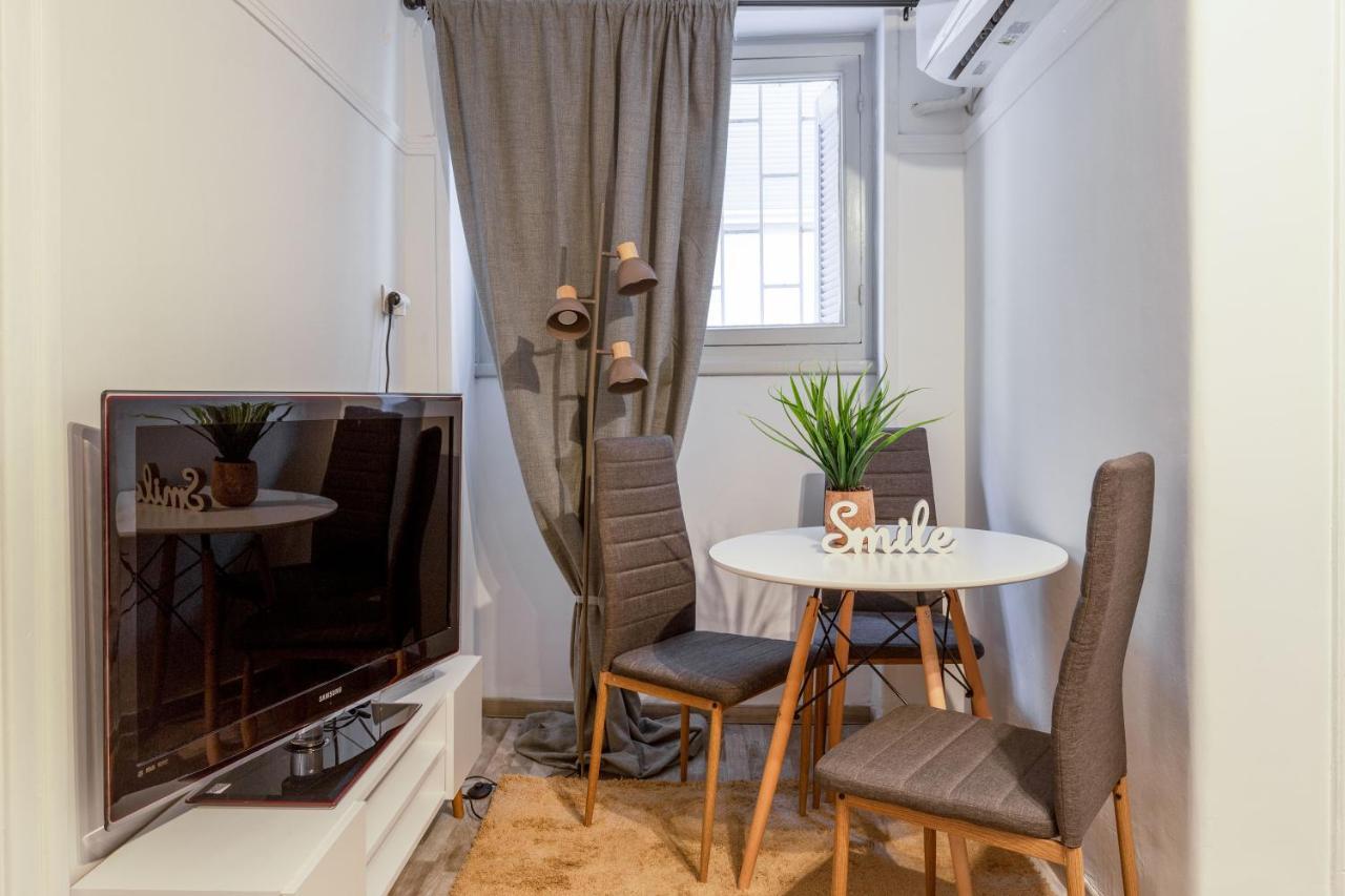 Central Apartment In The Heart Of Historic Center 아테네 외부 사진